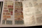 Mycket omfattande lagerparti stpl/ost/xx i tre lagerböcker 1855-1959. Luckfyllare 3+24 sk bco, 8 stk 4 sk, 12 stk 9 öre vapen osv. Senare ringtyp med fyndchans på nyanser, flera posthus och högval...