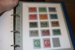 Samling x/xx 1891-1976 i tre album med fickor (sidor från 1855)