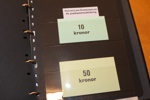 POSTSKOLAN. Samling xx märken i olika tryck och valörer samt även etiketter och två brev.