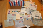 Tjock bunt utländska brev, de flesta sända till Fagersta bruk 1930-50-tal, men även några äldre