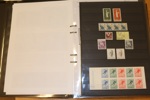 Restlåda från större inlämning, bland annat två album Slania (svenska frimärken), brev med "autografer" dvs signerade av avsändaren m.m. Måste avhämtas!