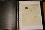 Restlåda från större inlämning, bland annat två album Slania (svenska frimärken), brev med "autografer" dvs signerade av avsändaren m.m. Måste avhämtas!