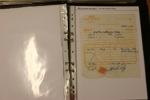 Restlåda från större inlämning, bland annat två album Slania (svenska frimärken), brev med "autografer" dvs signerade av avsändaren m.m. Måste avhämtas!