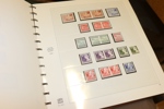 Flyttlåda Norden inkl Sverige i ett tiotal album. Tonvikt på Sverige med flera restsamlingar inkl bättre äldre och mkt xx 1950-70-tal. Danska häften, Island, Norge osv.