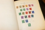 Flyttlåda Norden inkl Sverige i ett tiotal album. Tonvikt på Sverige med flera restsamlingar inkl bättre äldre och mkt xx 1950-70-tal. Danska häften, Island, Norge osv.