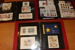 Postfriska block. Tre fullmatade Leuchtturm Vario-album med xx block från hela världen.