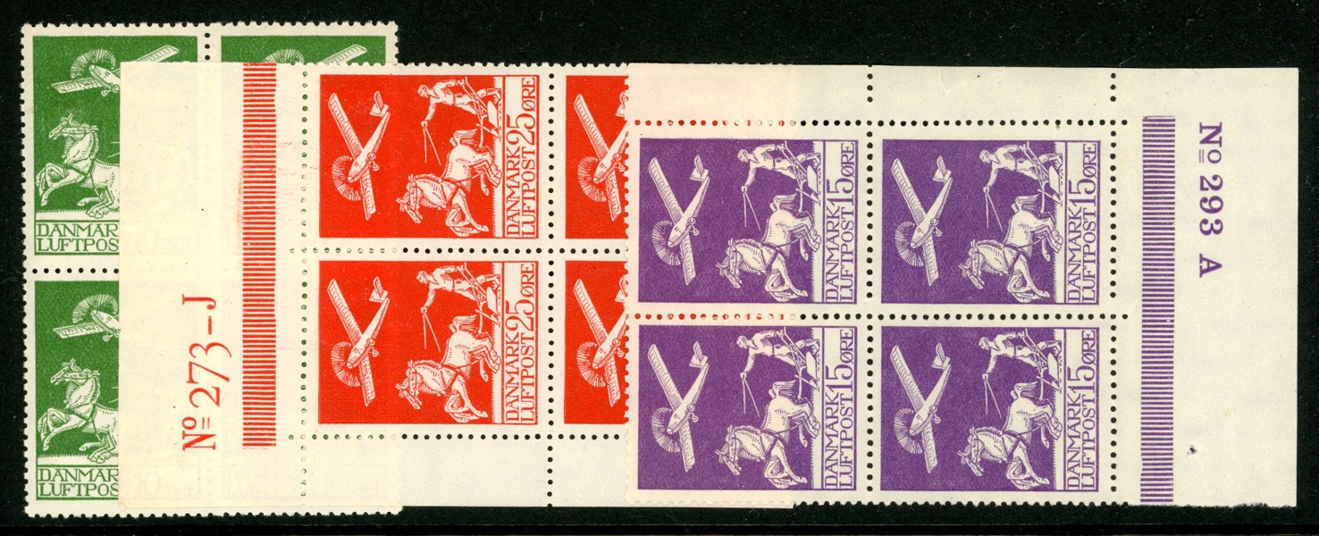 F213-15. Lot tre fräscha, postfriska 4-block. F 9000 kr+