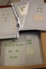 Specialiserad samling postfriska lösa märken och häften 1951-71 i tio SAFE LYX-album. 