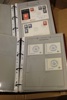 Specialiserad samling postfriska lösa märken och häften 1951-71 i tio SAFE LYX-album. 