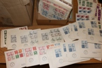 Samling FDC ca 1936-1970 med en del bättre äldre som 1.7.36, 1.4.48, 11.11.49, 1.6.51, 2.11.51, 23.10.61. Dessutom en stor mängd FDC 50-60-talet frankerade med 3-strip + 4-block, ofta flera av varje.