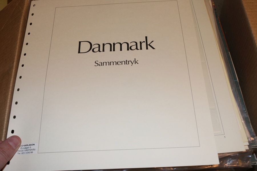 Mycket fin samling x/xx 1890-tal fram till 2015 i totalt fem SAFE DUAL-album. Sidor från 1851.