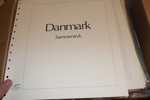 Mycket fin samling x/xx 1890-tal fram till 2015 i totalt fem SAFE DUAL-album. Sidor från 1851. 