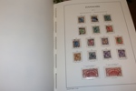 Flyttlåda Danmark med samling mest stämplat 1851-2009 (blad till 2013) i två fina Leuchtturmalbum med fickor. 