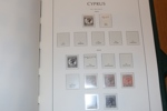 CYPERN. Välfylld samling x/xx 1880-1987 samt turkiska Cypern 1974-87. Sitter i ett LT-album med fickor, där också ett extra album Turkiska Cypern medföljer.