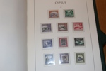CYPERN. Välfylld samling x/xx 1880-1987 samt turkiska Cypern 1974-87. Sitter i ett LT-album med fickor, där också ett extra album Turkiska Cypern medföljer.