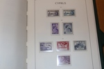 CYPERN. Välfylld samling x/xx 1880-1987 samt turkiska Cypern 1974-87. Sitter i ett LT-album med fickor, där också ett extra album Turkiska Cypern medföljer.