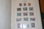 CYPERN. Välfylld samling x/xx 1880-1987 samt turkiska Cypern 1974-87. Sitter i ett LT-album med fickor, där också ett extra album Turkiska Cypern medföljer.