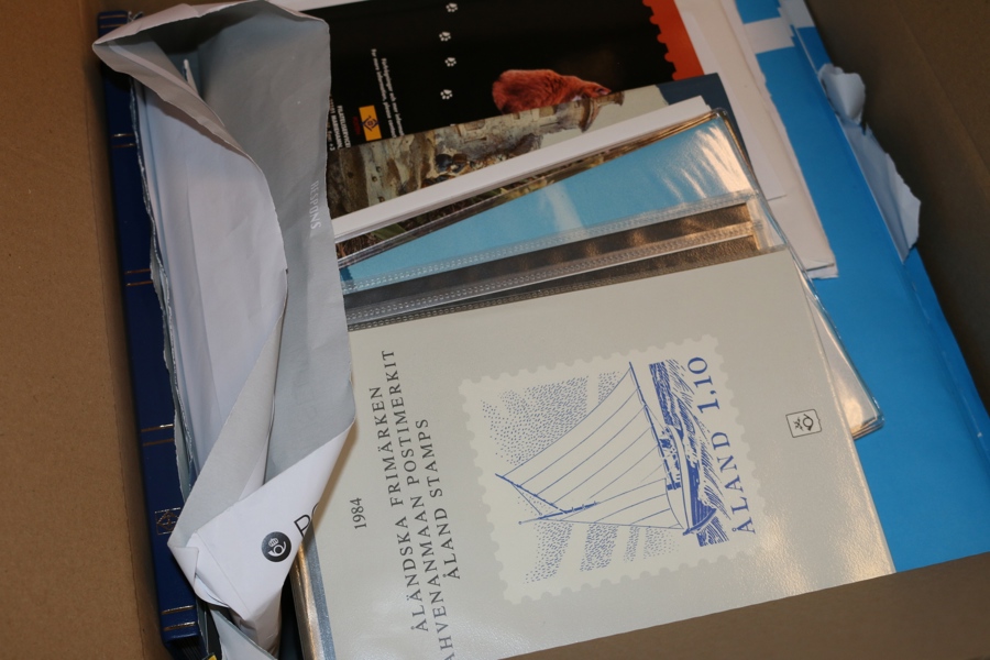 Stort parti Åland med xx komplett samling 1984-2016 i Leuchtturmalbum samt (tomma) supplementblad 2017-22.