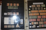 Postfriskt dubblettalbum 1890-1965 med bland annat en del landstorm, bandmärken, postverket m.m. Förmodat högt katalogvärde. På slutet också några 4-block, varianter samt några häften och äldre FDC.