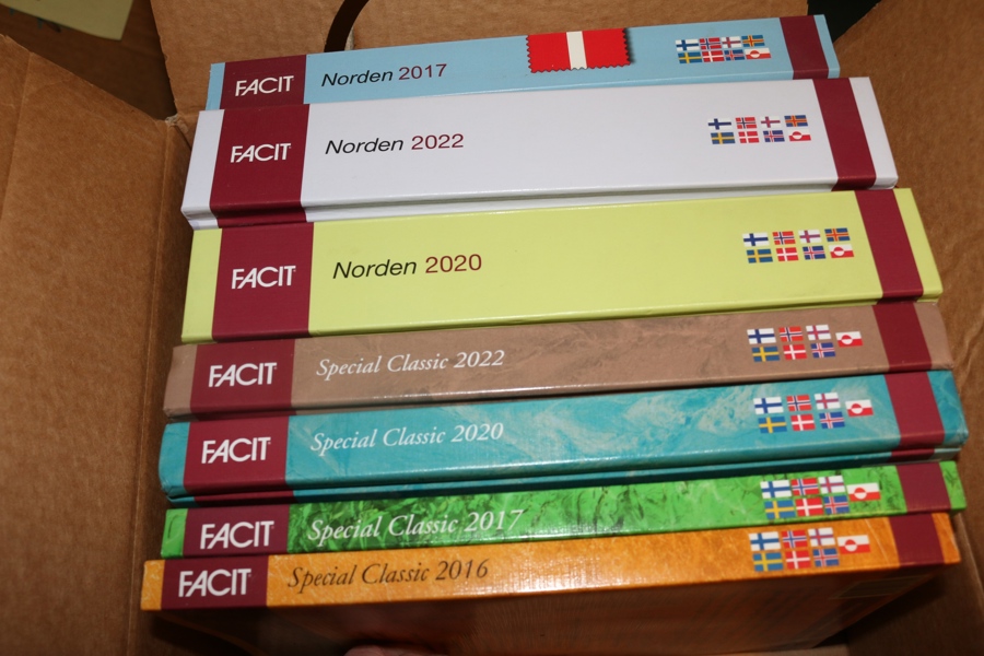 FACIT-kataloger: Parti med totalt 7 böcker; Special Classic (Norden) 2016, 2017, 2020, 2022 samt Facit Norden (modernt) 2017, 2020 och 2022.