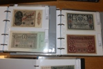 TYSKLAND. Samling sedlar ca 1904-1945 i tre album. Prydligt beskrivna med nummer enl Pick. 