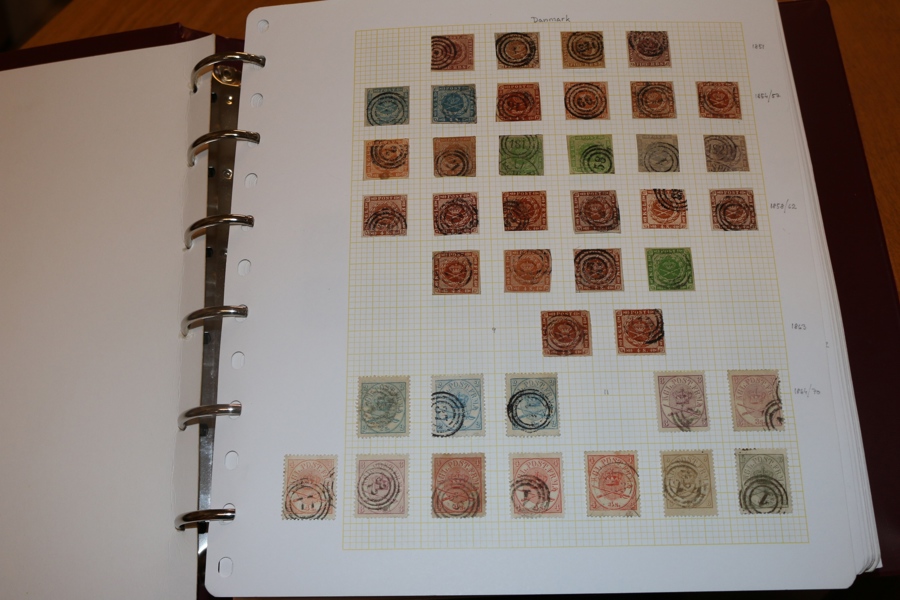 Välfylld samling inklusive Grönland 1851-2010 i album med hemgjord montering.