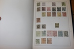 JUGOSLAVIEN. Samling i tre album inkl Serbien, Kroatien, Bosnien m.m. Även en del Fiume och Trieste. 