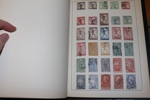 JUGOSLAVIEN. Samling i tre album inkl Serbien, Kroatien, Bosnien m.m. Även en del Fiume och Trieste. 