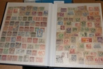 Stämpelparti i 13 insticksalbum sorterat på landskap. Ogenomgånget av mig, tycks vara 1900-tal och finnas en hel del fint material. De flesta album med mycket innehåll. Se bildexempel.
