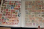 Stämpelparti i 13 insticksalbum sorterat på landskap. Ogenomgånget av mig, tycks vara 1900-tal och finnas en hel del fint material. De flesta album med mycket innehåll. Se bildexempel.