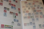 Stämpelparti i 13 insticksalbum sorterat på landskap. Ogenomgånget av mig, tycks vara 1900-tal och finnas en hel del fint material. De flesta album med mycket innehåll. Se bildexempel.
