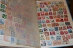 Stämpelparti i 13 insticksalbum sorterat på landskap. Ogenomgånget av mig, tycks vara 1900-tal och finnas en hel del fint material. De flesta album med mycket innehåll. Se bildexempel.