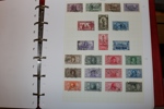 ITALIEN. Mycket trevlig samling stämplat i tjockt album med hemgjord montering.