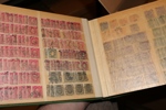 Fyndlåda stämplat Sverige. Det sista från ett dödsbo med bl.a. ca 20 rest-urvalshäften, en hel del stämplar på bl.a. Tre Kronor, en del Oscar II, även modernt 2000-tal. Besiktiga.