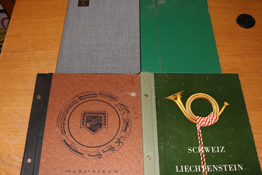 SCHWEIZ. Parti/samling i insticksalbum med en del äldre, bäst värde i några blockutgåvor inkl NABA 1934 (stpl).
