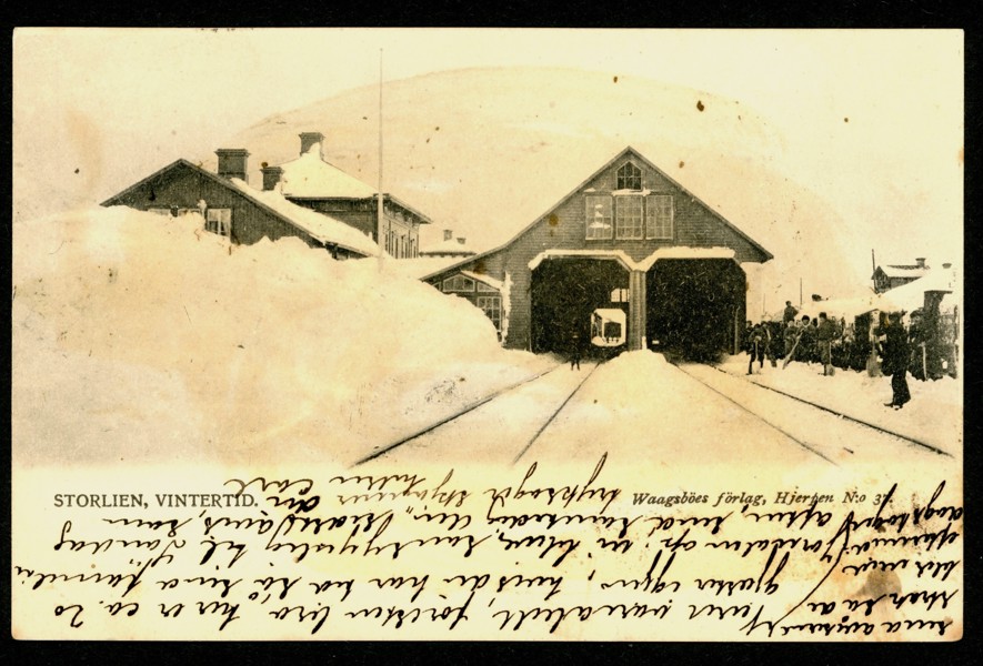 STORLIEN, vintertid. Station med folk. Med NORSK stpl MERAKERBANENS POSTEXP 24.VIII.05
