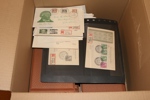Parti FDC 1935- ca 1980 med både en del äldre som Riksdagen och Postverket, en del bruksmärken, samt från 1960 och framåt en stor mängd med vinjetter. 
