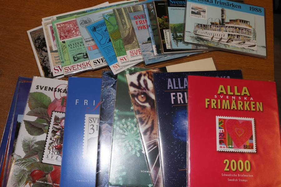 Årssatser 1975-2000 komplett. Nom 7500 kr