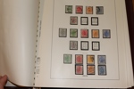 Samling 1866-1992 i två Lindner-album med fickor. Med en del vapentyp, ostämplad serie med "ringar" upp till 1 rubel m.m. Från 1930 nästan komplett och i huvudsak xx, före 1930 mest stämplat.
