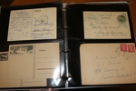 TYSKLAND. Litet album med ca 80 kort och brev, mest 1910-40-tal. Innehåller t.ex. fältpost, censur, krigsfångepost, vykort m.m. Ser intressant ut, besiktiga.