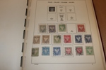 POLEN. Samling i totalt 11 album med antingen stämplat eller x/xx. Innehåller flera bättre märken som t.ex. BIE-blocket och mycket postfriskt 60-70-tal inkl block/kleinbogen. Se bildexempel!