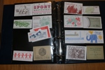 Album häften ca 1970-1995 inkl bl.a. 10 rabatthäften. Dessutom en del små tjänstefrimärken i 4-block.