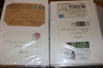 VÄRLDEN/BREV. Spännande album äldre brev och kort från mest europeiska länder. En del Schweiz/Frankrike 1860-70-tal, senare mer spridning på länder.