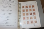 Litet parti frimärken i några album. Bland annat stämplade block/häften 1970-90-tal, en gles stpl samling, Nordisk Filatelis FÄRGLIKARE + Skillingtryckets leveranslikare, mapp x/xx m.m.