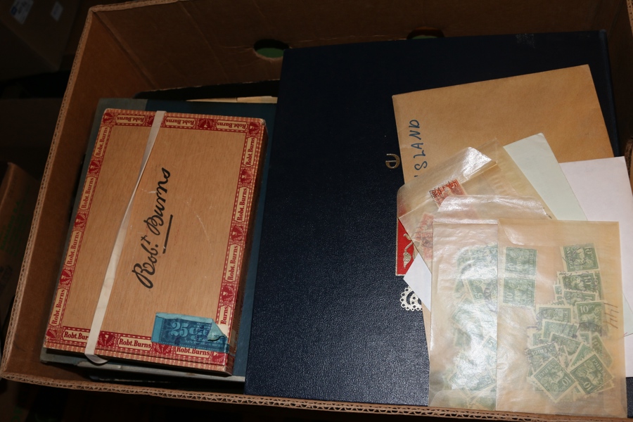 Bananlåda med mycket Norden i flera album (några glest besatta).