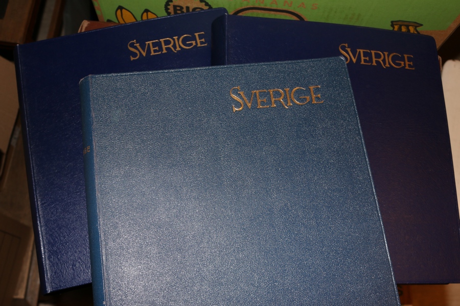 Välfylld samling 1856-1974 i tre Estett-album. Mest stämplat fram till 30-talet med ostämplade inslag, därefter x/xx.