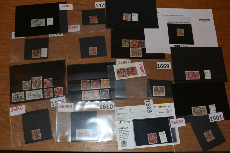 Litet parti med prakt-lyxstämplar på ett tiotal instickskort, delvis tidigare köpt som singelobjekt. Flera vackra märken!
