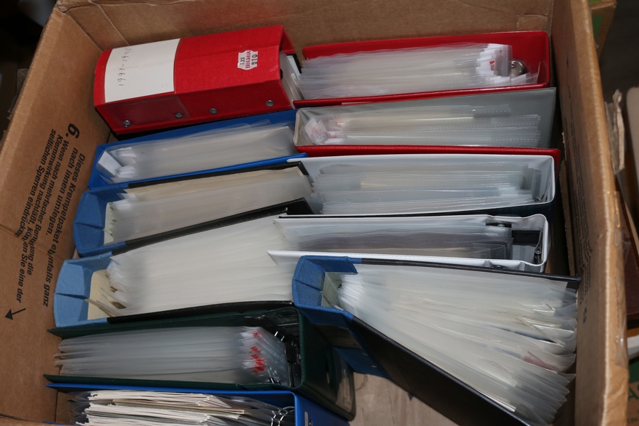 Samling FDC från ca 1938 och fram till runt mitten på 80-talet i elva pärmar.