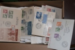 Skokartong med FDC mest 1950-1974 där så gott som alla har vinjetter. Dessutom ca 15 äldre med några lite bättre.