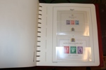 Samling 1873-2006 i två Leuchtturmalbum. Nästan tomt före 1930, men därefter med en del bättre, oftast xx. Bland annat 1950-2006 till synes komplett postfriskt förutom F311. 